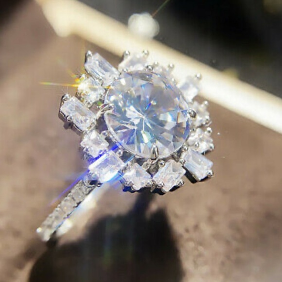 NEW 925 Sterling Silver LUxury diamond 💍 Ring - Picture 3 of 5